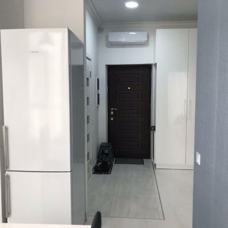 The Den Apartment Odessa Exterior photo
