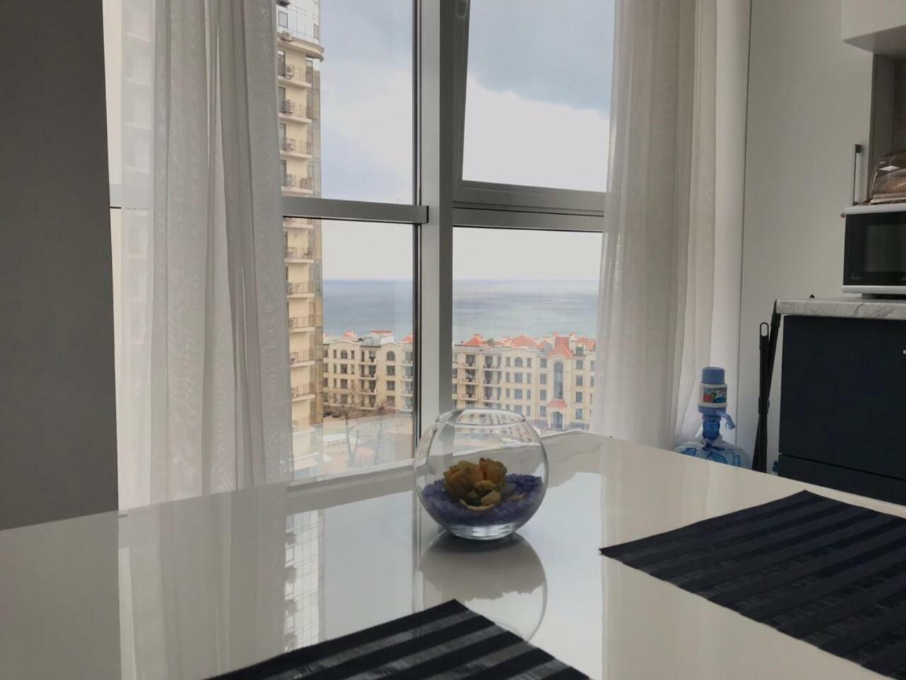 The Den Apartment Odessa Exterior photo